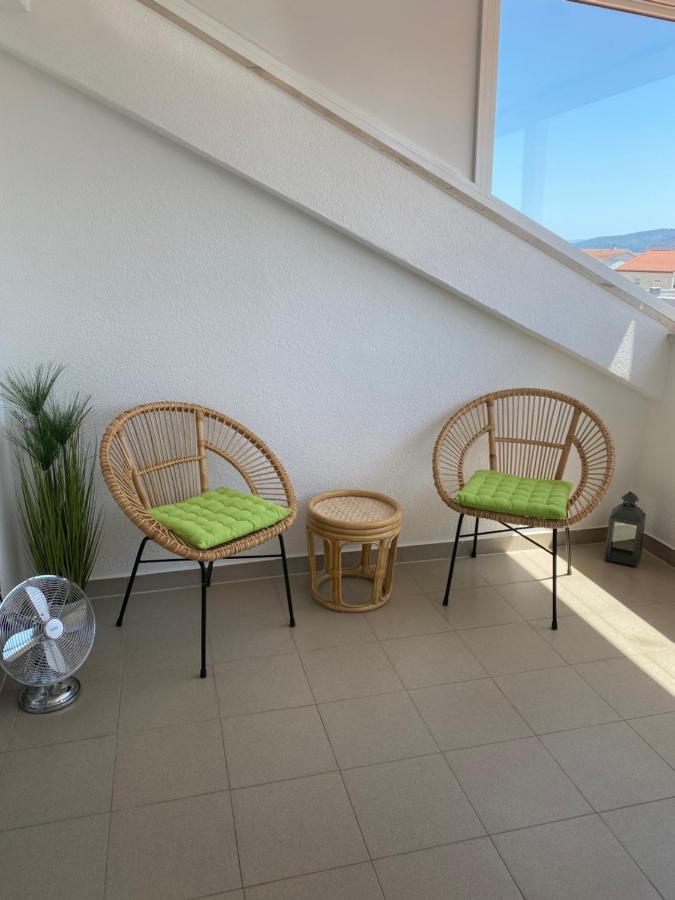 Top Floor Apartment With Sea View Kastela Exterior photo